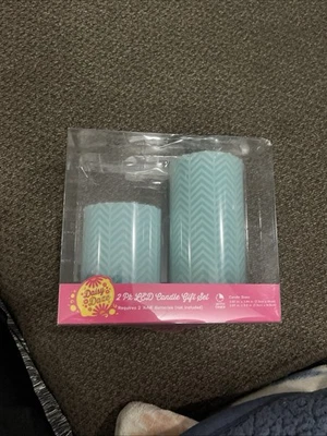  Juego de velas de pilar LED de 2 piezas Daisy Daze Foto 1 de 2