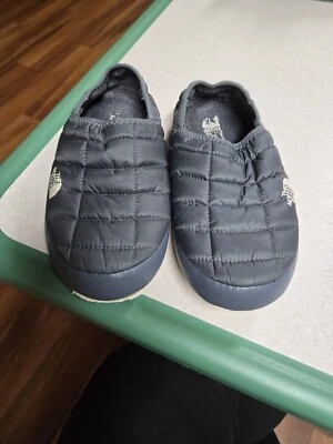 Zapatillas The North Face Nuptse Down Mules US 7 Grises Foto 1 de 4