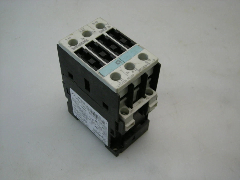 Siemens  3RT1026-1B..0 Contactor 24V Coil - Image 1 of 1