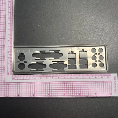 Protector de E/S ATX para placa base desconocida placa posterior de E/S Foto 1 de 2