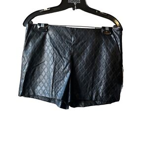 Forever 21 Women’s Black Faux Leather Stitched Shorts Size Medium Pockets Hot