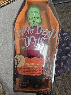MEZCO Living Dead Dolls Series ERNEST LEE ROTTEN HALLOWEEN  - Image 1 of 3