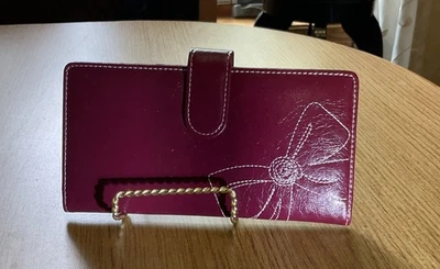 Cartera de cuero granate vintage Buxton con lazo cosido en la parte delantera Foto 1 de 3