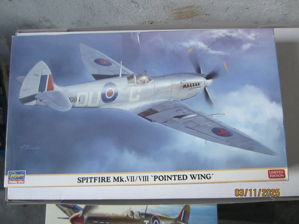 1/48 Hasegawa Spitfire Mk VII/VIII Pointed Wing - Immagine 1 di 2