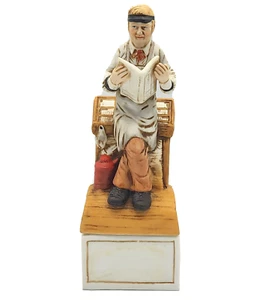 VTG 1978 Hand Sculptured Kontinental  "Newspaper Man" Decanter - Picture 1 of 6