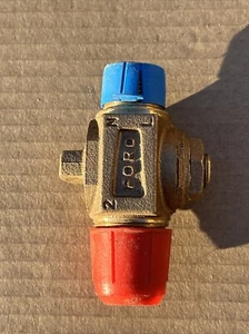 FORD METER BOX F400-3 NL 3/4” Corporation Valve, Inlet CC x Outlet 3/4” MNPT - Picture 1 of 12