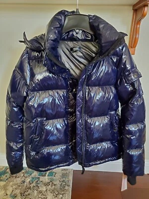 Chaqueta acolchada Aqua Lacquer Ella ABAJO en azul marino 100 % ¡EXCLUSIVA DE BLOOMINGDALES! Talla M Foto 1 de 4