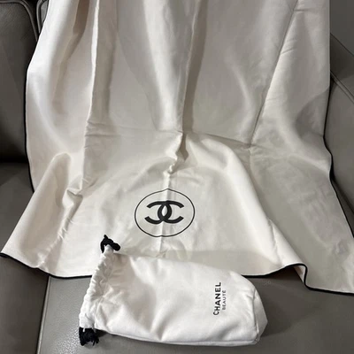 Chanel Beauty Conjunto de Bolsa Manta Grande Logo Novedad Nuevo 50 X 30 Pulgadas Foto 1 de 4