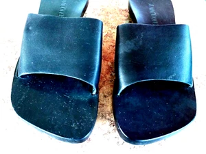 ANN TAYLOR WOMEN'S BLACK  SLIP ON FLATS  SIZE 7M  - Picture 1 of 10