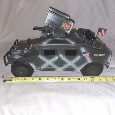 GIJoe 2001 Ejército de los Estados Unidos Motorizado Humvee Drives/Fuegos Con Sonidos 1/18 Usado Foto 1 de 4