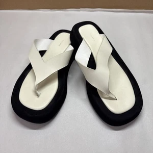 The Row Ginza Women’s Slide Sandals Size 37.5 - US 7.5 In Natural White/Black - Bild 1 von 16
