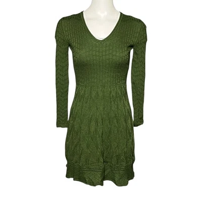 Vestido Suéter M Missoni Para Mujer Verde Oliva Crochet Talla Pequeña XS Ajuste y Estilo Foto 1 de 4