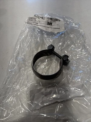 Новый выхлопной зажим Mopar 52122573AB 09-2021 Ram 1500 14-21 Grand Cherokee - Изображение 1 из 4