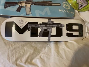 Kakeboard SHOT Show 2023 Maxim Defense "MD9", parche, obra de arte, arte graffiti - Imagen 1 de 3