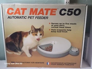 CAT MATE C50 AUTOMATIC PET FEEDER FIVE FOOD COMPARTMENT NEW IN BOX BATTERY POWER - Picture 1 of 7