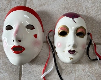 Arte de arcilla de colección, años 50. 2 máscaras faciales decorativas Art Deco, Marti Gras de pared, Estate Foto 1 de 4