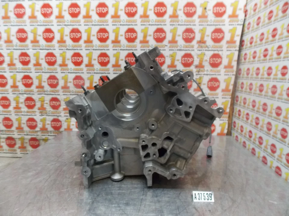 Bloque de cilindros de motor MAZDA 6 2003-2005 3,0 L AJ0302200 OEM Foto 1 de 4