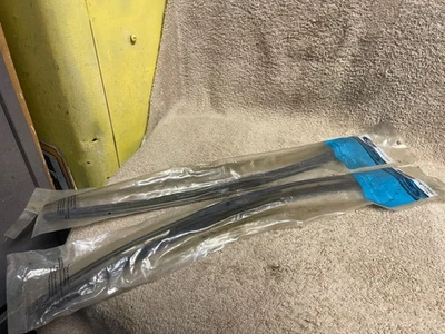 NOS FORD F0AZ-17528-A 1990-93 CROWN VICTORIA MARQUIS WINDSHIELD WIPER BLADES - Image 1 of 4