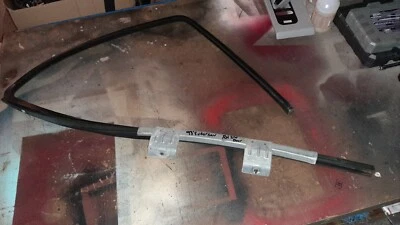 Sello impermeable canal de funcionamiento ventana puerta trasera derecha Chevy Suburban 1500 93' OEM Foto 1 de 4