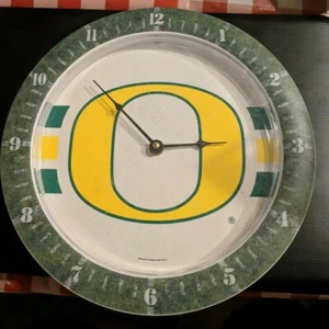 Vintage OREGON Ducks Football Logo Plastic WALL CLOCK 12 " Works AA Battery - Picture 1 of 4