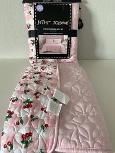 Juego de 3 Piezas BETSEY JOHNSON Reversible QUEEN Edredón San Valentín CORAZONES Cerezas NUEVO - Imagen 1 de 18