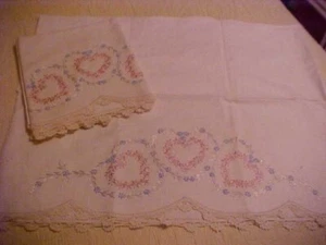 Vintage Pillowcases w/ Embroidered Flower Hearts - Picture 1 of 3