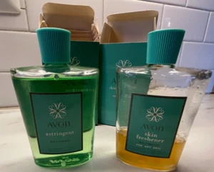2 Vintage Avon Astringent Moisturized & Skin Freshener glass bottles - Picture 1 of 14