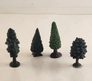 4 Decorative Plastic Green Trees For Train Tactical Playsets Vintage - Picture 1 of 14
