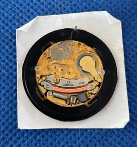 Original OMEGA caliber 1379 quartz movement running & dial (1/3555) - Picture 1 of 2