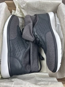 UGG AUSTRALIA 1017012 Dark Gray / Black Lace Up Islay Sneaker Boots Size 5 - Picture 1 of 5