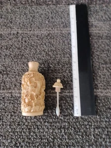 Vintage chinesische geschnitzte Schnupftabakflasche  - Bild 1 von 4