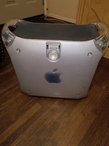 Apple PowerMac Desktop - M8360LL/A (July, 2001) - Picture 1 of 7