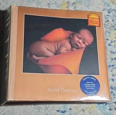 2004 Anne Geddes Keepsake Photo Album 4" x 6" With Baby Flowers 200 pictures  - Image 1 of 4