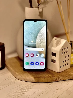 Samsung Galaxy A12 64GB, Schwarz, Dual-SIM, ohne Simlock - Bild 1 von 4