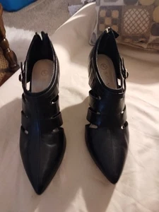 Bella Vita Black Leather Pumps Sz 10m - Picture 1 of 6