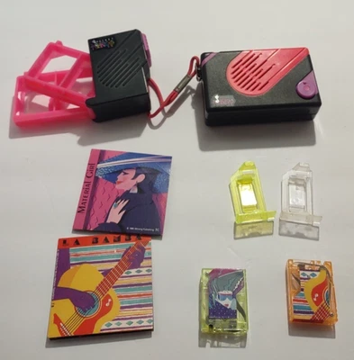 VTG 1988 FISHER-PRICE POCKET ROCKERS MINI CASSETTE PLAYER - 2 CASSETTES- WORKS  - Image 1 of 4