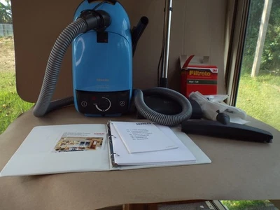 Miele S3181 Canister Vacuum Cleaner for Parts / Repair Only Tested Works -(Read) - Image 1 of 4