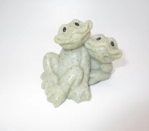 Figura Ranas Sonrientes Fric & Frac Critters Cantera Diseño Segunda Naturaleza - Imagen 1 de 5