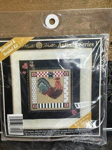 1998 Mill Hill Autumn Series V buttoned and beaded  Kit MHCB104 Folk art rooster - Picture 1 of 3