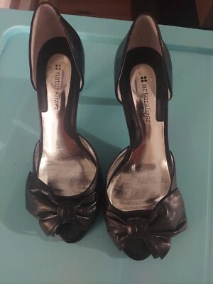 Zapatos de salón Naturalizer de cuero negro con tacón de gatito talla 6M Foto 1 de 4