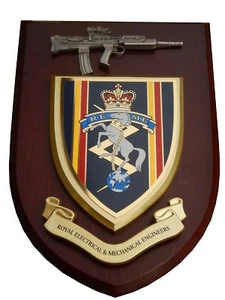 REME Plaque Royal Electrical Machanical Engineers Wall Plaque + Pewter SA80 - Picture 1 of 1