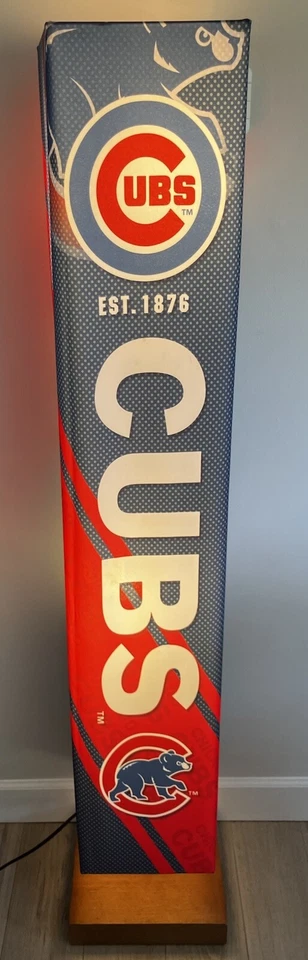 "Lámpara de pie The Bradford Exchange Chicago Cubs tela de 4 lados 60""" Foto 1 de 4
