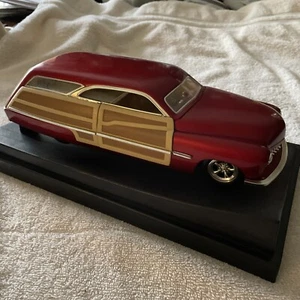 CL70 HOT WHEELS CUSTOM 1999 MERC WOODIE RED 1:18- Unboxed - Picture 1 of 9