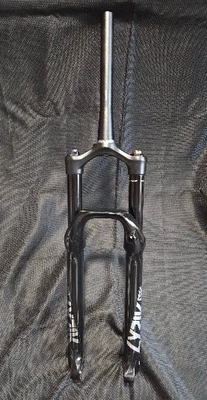 RockShox Lyrik Ultimate 29 150 毫米 Boost 定制 PUSH DSD 全新 CSU 完全检修 — 第 1/4 张图片