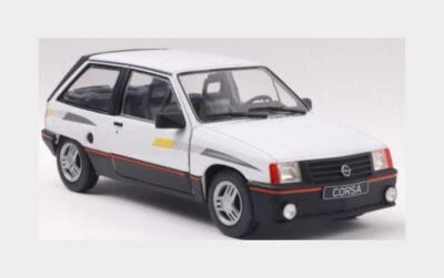 1:24 WHITEBOX Opel Corsa A Sr 1985 White Black WB124239 - Immagine 1 di 2