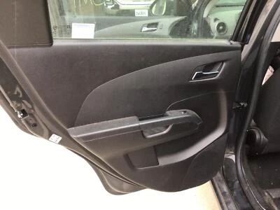Panel de moldura interior de puerta trasera izquierda usado se adapta a: Chevrolet Sonic 2015 grado A Foto 1 de 2