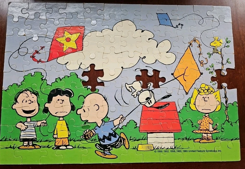 Rompecabezas Peanuts 1965 MB de colección 100 piezas Charlie Brown cometa voladora no completa Foto 1 de 2