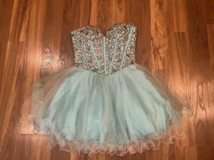 TERANI PROM Sweet 16 Formal - Picture 1 of 8