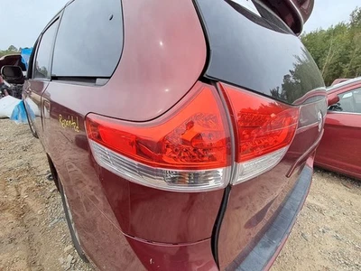 Cuarto de luz trasera del conductor montado en panel para 11-14 SIENNA 2710068 Foto 1 de 3