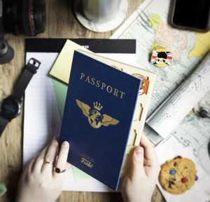 POP ALREDEDOR DEL MUNDO PASAPORTE PIN LIBRO FUNKO SHOP EXCLUSIVO NUEVO - Imagen 1 de 3